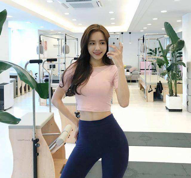 自卫队员闯馆，教科书“洗脑”，同日发生绝非偶然